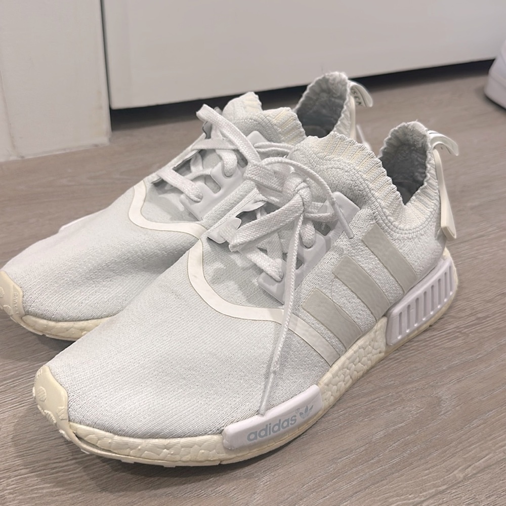 ADIDAS NMD R1 PRIMEKNIT - size 10 great condition